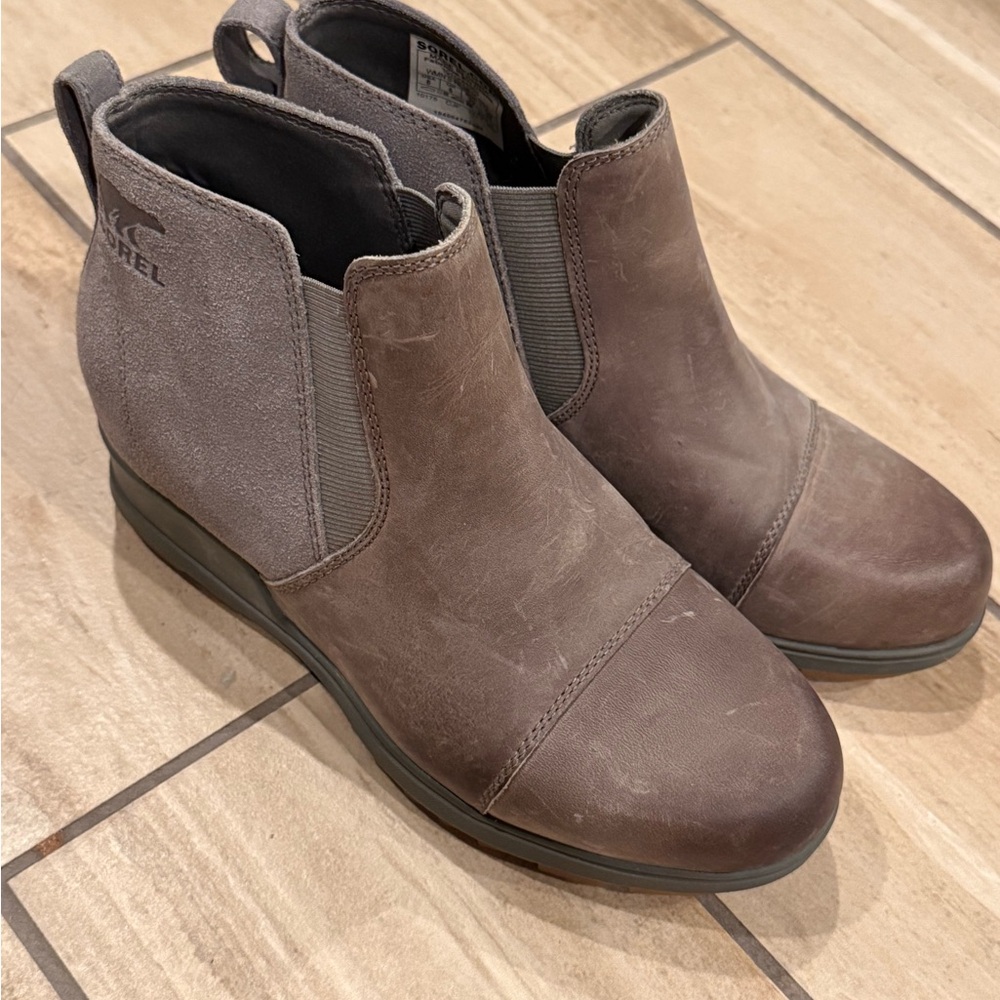 Sorel Women's gray wedge Ankle Booties